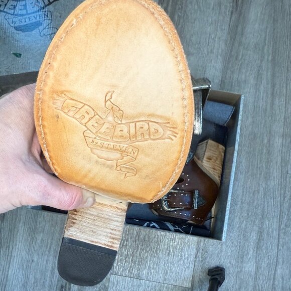 Freebird by Steven Violet Cognac Leather Buckle Sandals | Size 7 - Picture 6 of 8